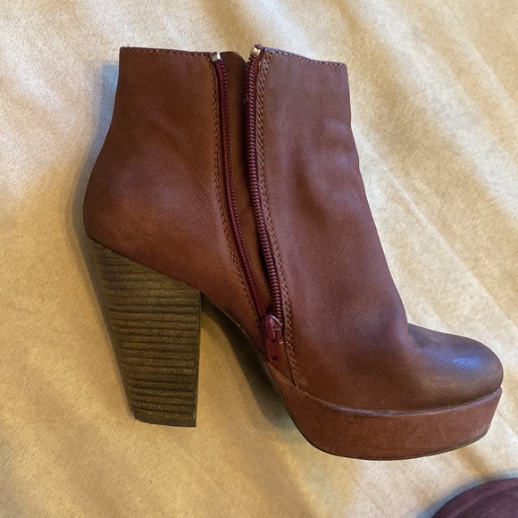 Steve Madden Boot - Picture 4 of 7